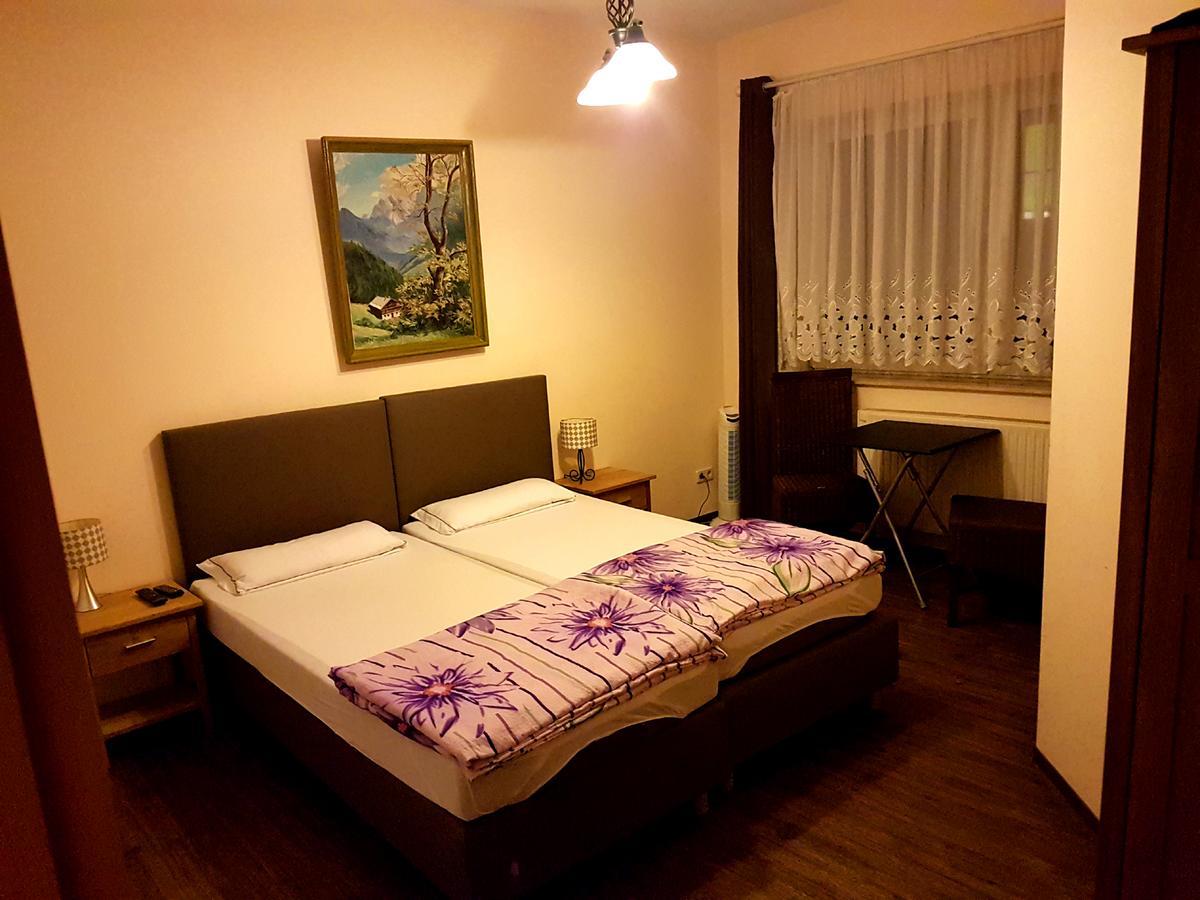 Eisenhüttenstadt Pension Balkan מראה חיצוני תמונה